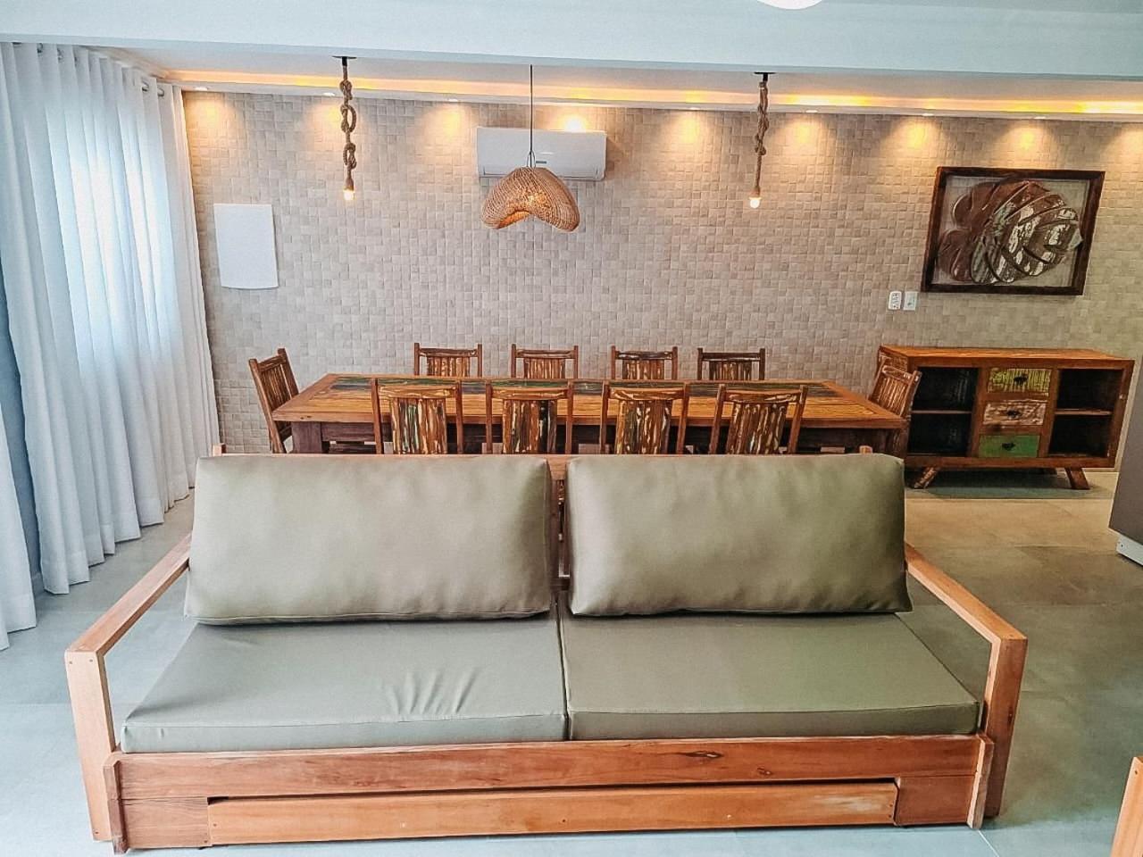 Casa Em A 200m Da Em Arraial D'ajuda, Com 3 Suites, Sala Climatizada, Area Gourmet Privativa, Internet 300mbps, Com Piscinas Adulto E Infantil, Sauna, Quadra De Tenis E Portaria 24hrs. Casa de férias Porto Seguro