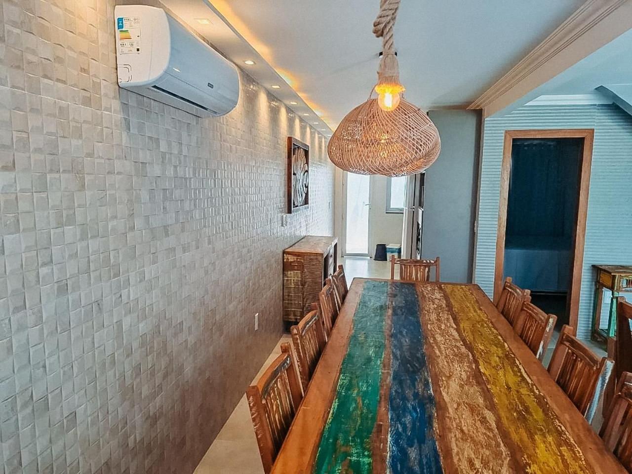 Casa de férias Casa Em A 200m Da Em Arraial D'ajuda, Com 3 Suites, Sala Climatizada, Area Gourmet Privativa, Internet 300mbps, Com Piscinas Adulto E Infantil, Sauna, Quadra De Tenis E Portaria 24hrs. Porto Seguro