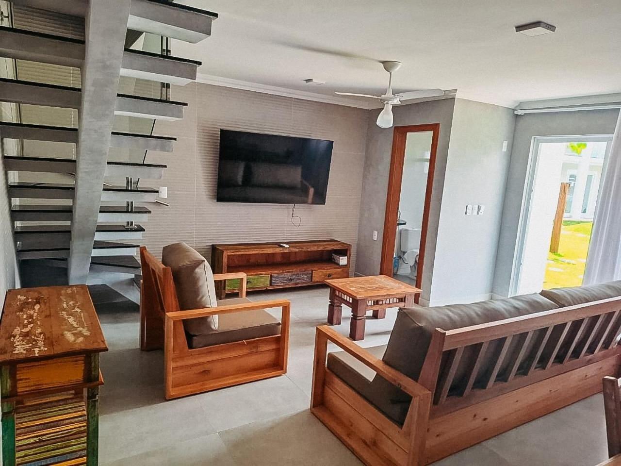 Casa de férias Casa Em A 200m Da Em Arraial D'ajuda, Com 3 Suites, Sala Climatizada, Area Gourmet Privativa, Internet 300mbps, Com Piscinas Adulto E Infantil, Sauna, Quadra De Tenis E Portaria 24hrs. *