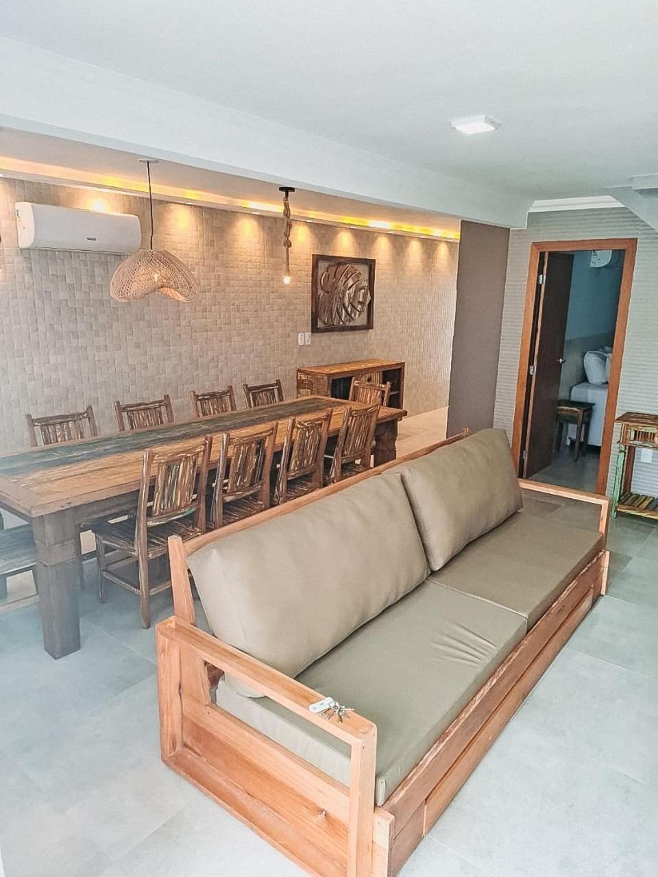 Casa de férias Casa Em A 200m Da Em Arraial D'ajuda, Com 3 Suites, Sala Climatizada, Area Gourmet Privativa, Internet 300mbps, Com Piscinas Adulto E Infantil, Sauna, Quadra De Tenis E Portaria 24hrs. Porto Seguro