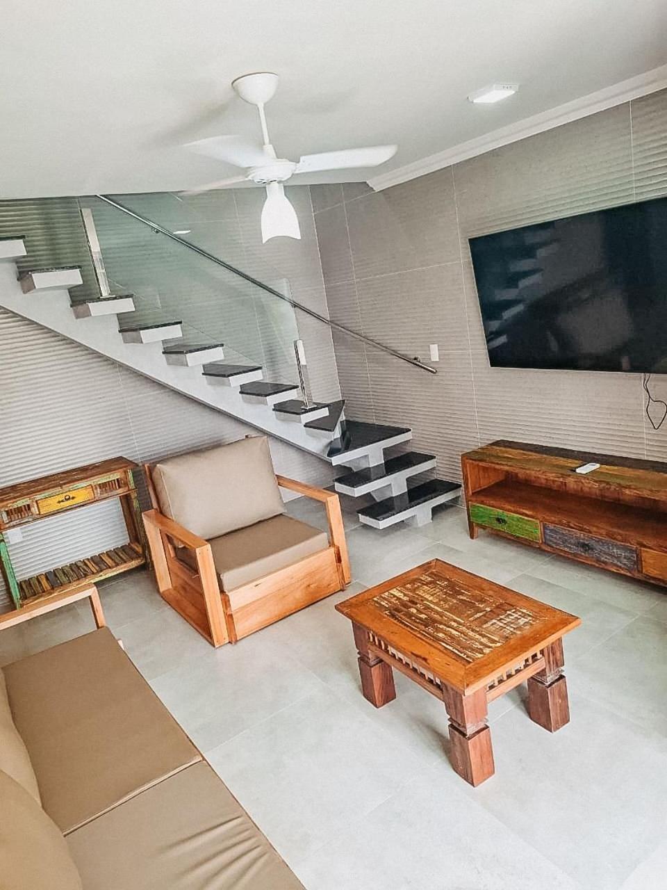 Casa Em A 200m Da Em Arraial D'ajuda, Com 3 Suites, Sala Climatizada, Area Gourmet Privativa, Internet 300mbps, Com Piscinas Adulto E Infantil, Sauna, Quadra De Tenis E Portaria 24hrs. * Porto Seguro