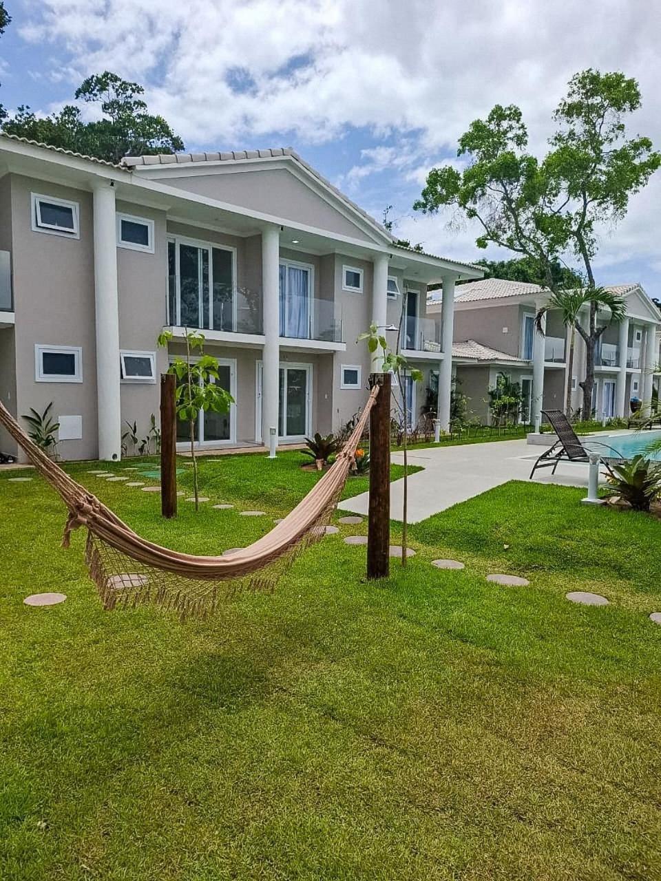 Casa Em A 200m Da Em Arraial D'ajuda, Com 3 Suites, Sala Climatizada, Area Gourmet Privativa, Internet 300mbps, Com Piscinas Adulto E Infantil, Sauna, Quadra De Tenis E Portaria 24hrs. * Porto Seguro