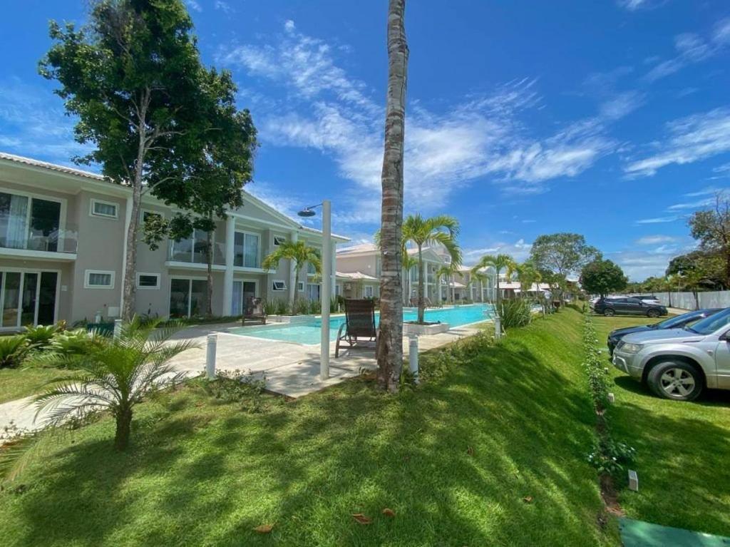 Casa Em A 200m Da Em Arraial D'ajuda, Com 3 Suites, Sala Climatizada, Area Gourmet Privativa, Internet 300mbps, Com Piscinas Adulto E Infantil, Sauna, Quadra De Tenis E Portaria 24hrs. Casa de férias *